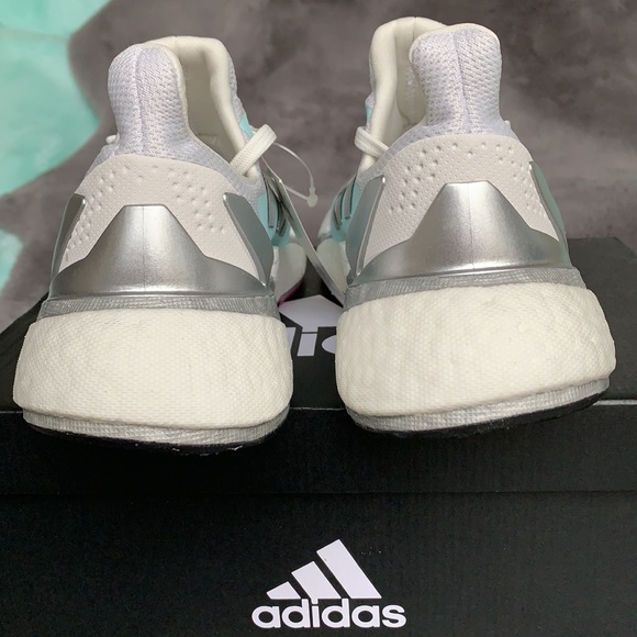 ADIDAS RUNNING SHOES WMNS - Picture 14 of 16